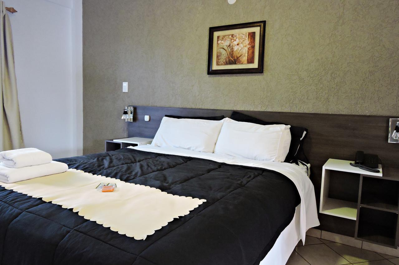 Hotel Piro'Y Пресиденте-Франко Экстерьер фото